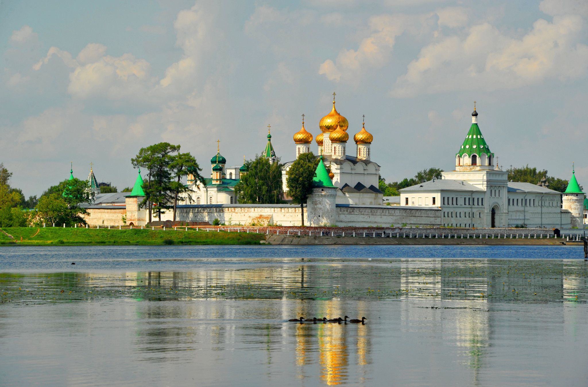 Ипатьевский монастырь Кострома закат